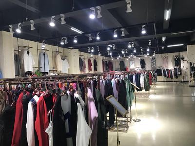 品牌折扣服裝試衣間購物須知 細(xì)節(jié)決定購物體驗(yàn)