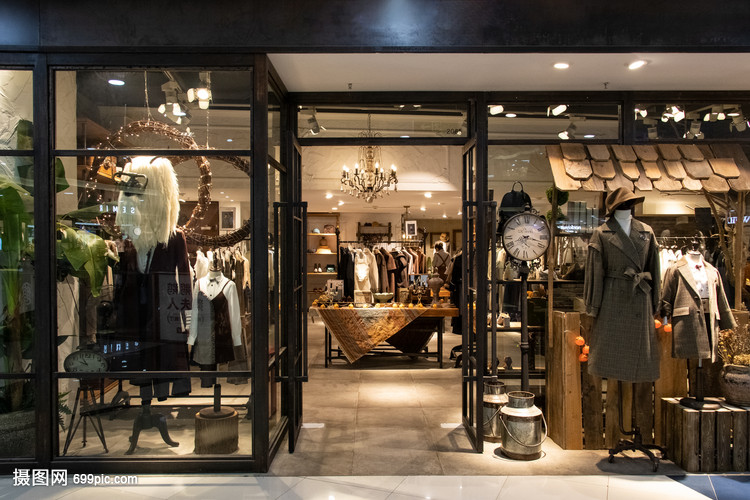 從街頭到云端 現(xiàn)代服裝店鋪的時(shí)尚轉(zhuǎn)型之旅